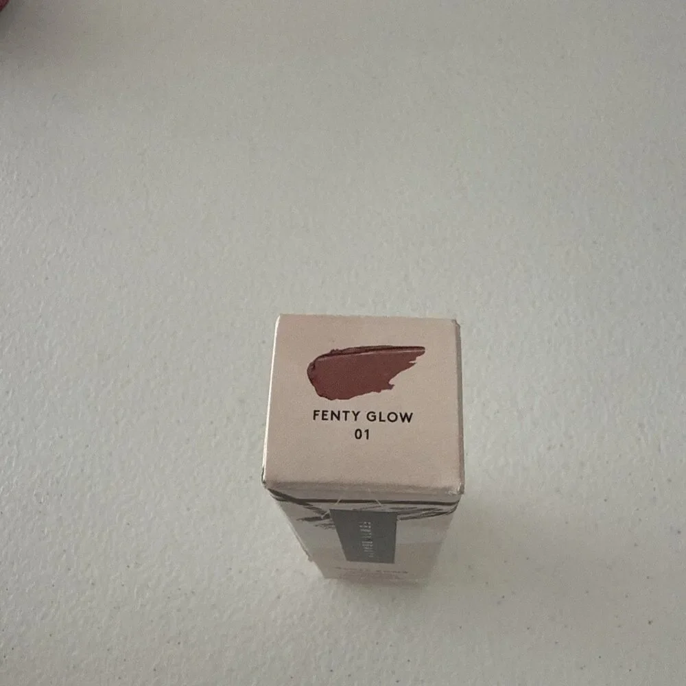 FENTY BEAUTY Women's Gloss Bomb Universal Lip Luminizer Fenty Glow Heat 0.3 oz